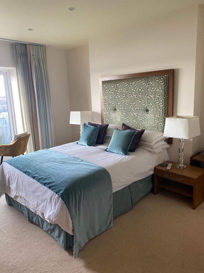 Flat 3, Murray Crescent House Bed & Breakfast Milford Haven Exterior photo